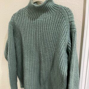 Vince Camuto lovely green sweater